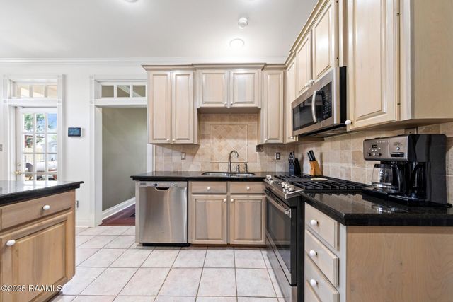 202 Kincaid Court, Lafayette, LA 70508