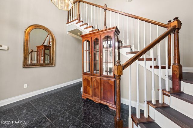 202 Kincaid Court, Lafayette, LA 70508