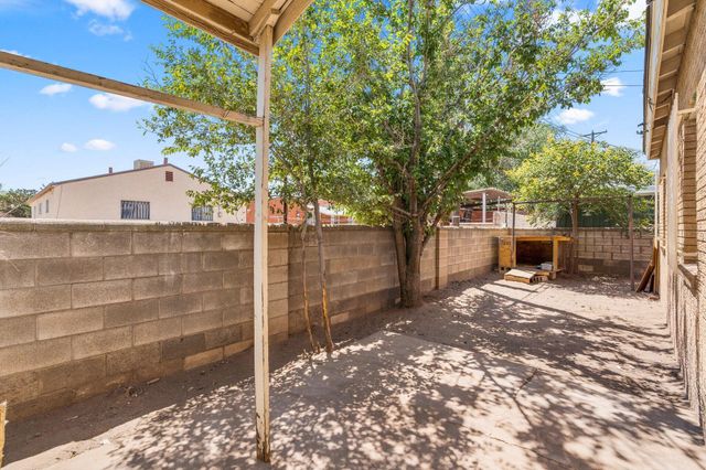 408 Pennsylvania Street NE, Albuquerque, NM 87108
