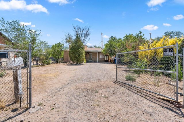 408 Pennsylvania Street NE, Albuquerque, NM 87108
