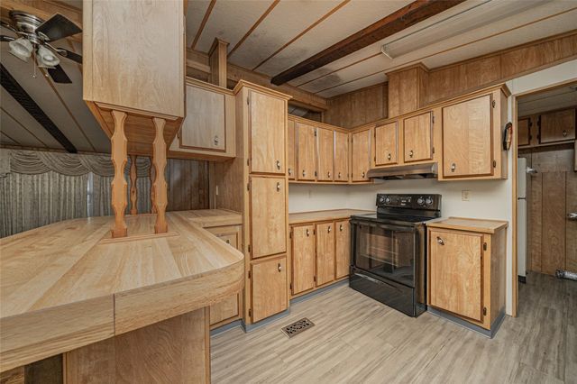 16907 W Ivanhoe, Montgomery, TX 77316