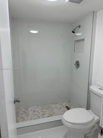15600 SW 80th St L-209, Miami, FL 33193