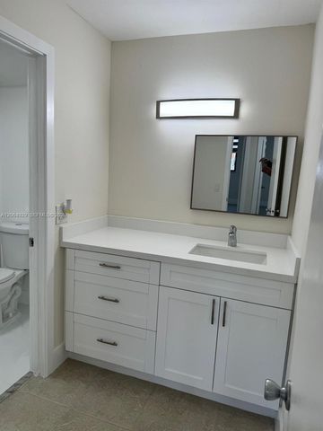15600 SW 80th St L-209, Miami, FL 33193