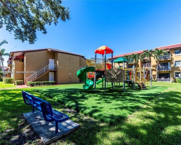 15600 SW 80th St L-209, Miami, FL 33193