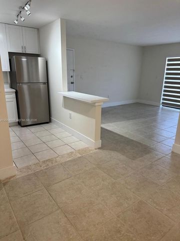 15600 SW 80th St L-209, Miami, FL 33193