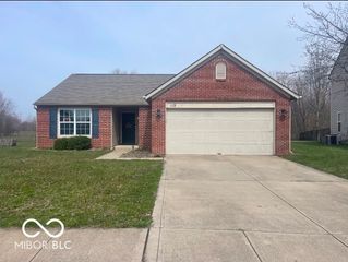 111 Hilltop Farms Boulevard, Whiteland, IN 46184