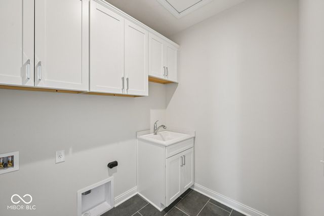 21015 Thornborough Drive, Westfield, IN 46074