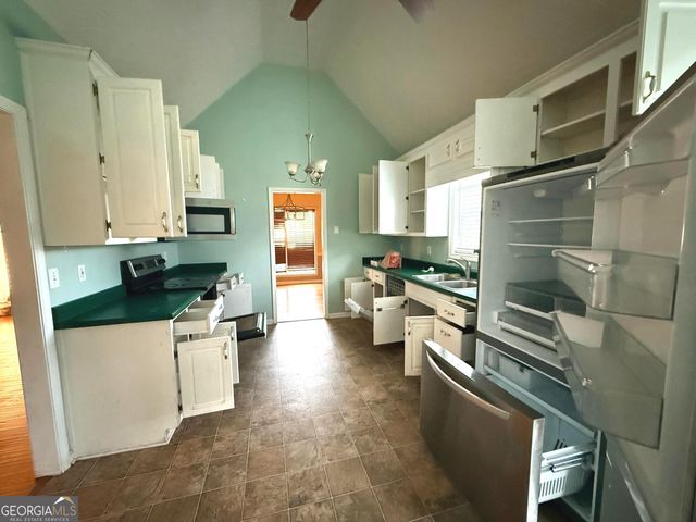 610 Autumn Leaf Circle, Mcdonough, GA 30253