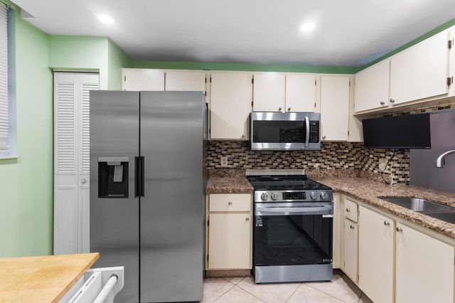 1250 S Military Trail 1616, Deerfield Beach, FL 33442