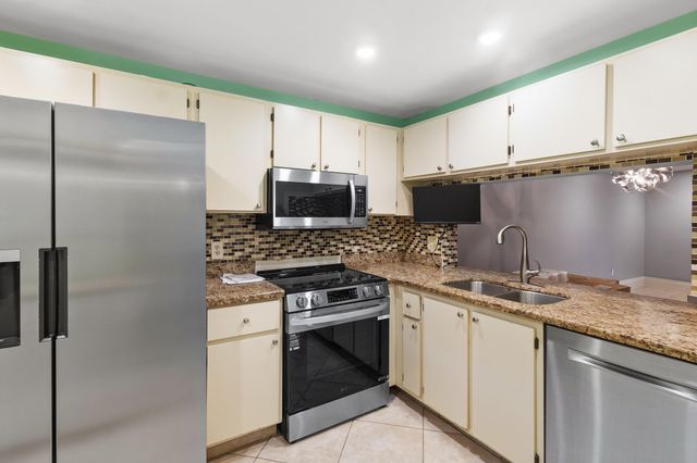 1250 S Military Trail 1616, Deerfield Beach, FL 33442