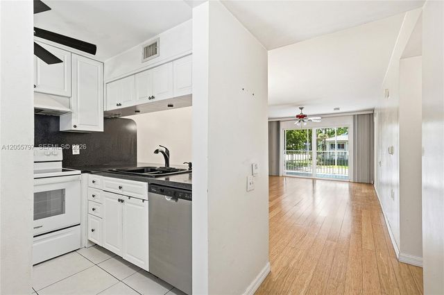 1105 Bahama Bnd F2, Coconut Creek, FL 33066