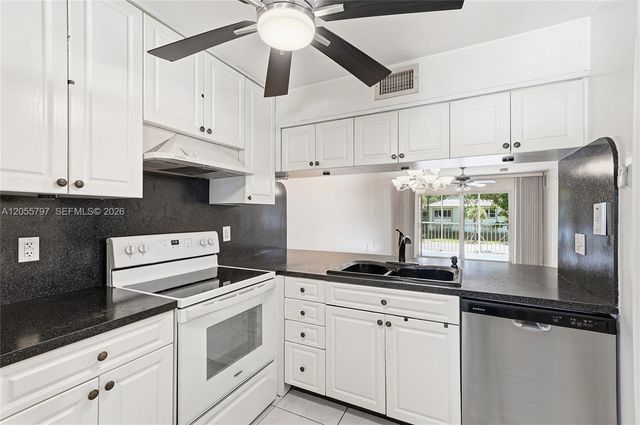 1105 Bahama Bnd F2, Coconut Creek, FL 33066