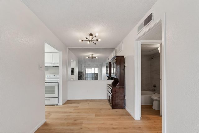 1500 Bay Area Boulevard 118, Houston, TX 77058