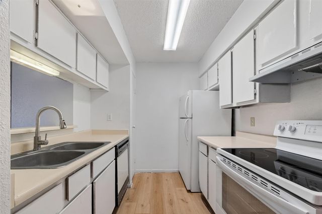 1500 Bay Area Boulevard 118, Houston, TX 77058