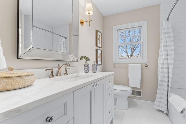 18427 Heathcote Lane, Wayzata, MN 55391