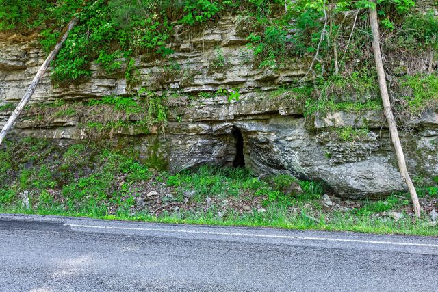 2176 Jennings Creek Hwy, Whitleyville, TN 38588