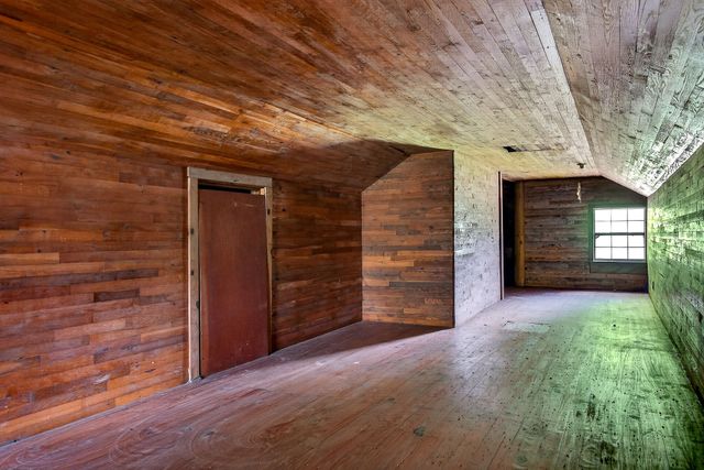 2176 Jennings Creek Hwy, Whitleyville, TN 38588