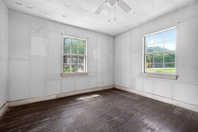 2176 Jennings Creek Hwy, Whitleyville, TN 38588
