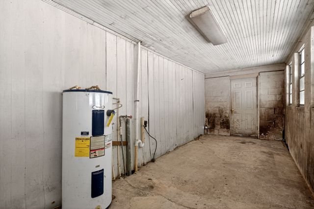2176 Jennings Creek Hwy, Whitleyville, TN 38588