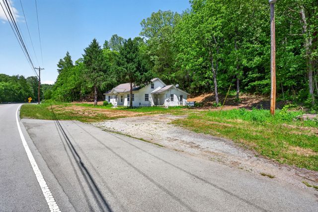 2176 Jennings Creek Hwy, Whitleyville, TN 38588