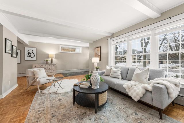 722 E Carlisle AVENUE, Whitefish Bay, WI 53217