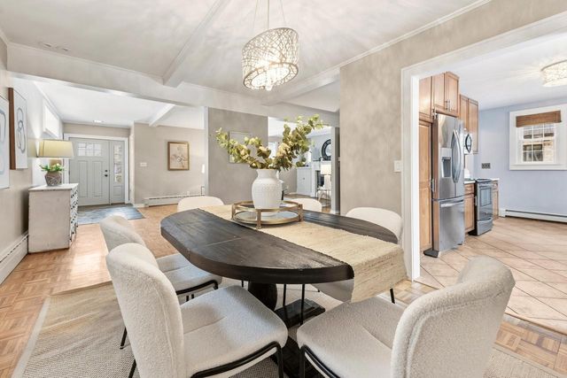 722 E Carlisle AVENUE, Whitefish Bay, WI 53217