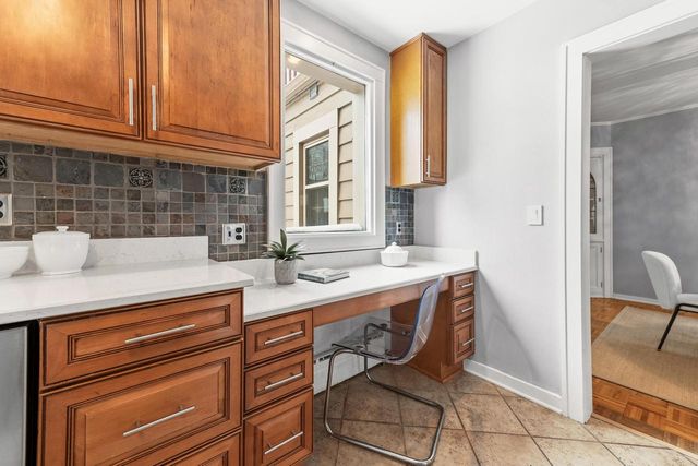 722 E Carlisle AVENUE, Whitefish Bay, WI 53217