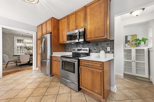 722 E Carlisle AVENUE, Whitefish Bay, WI 53217