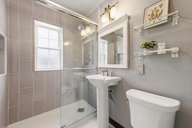 722 E Carlisle AVENUE, Whitefish Bay, WI 53217