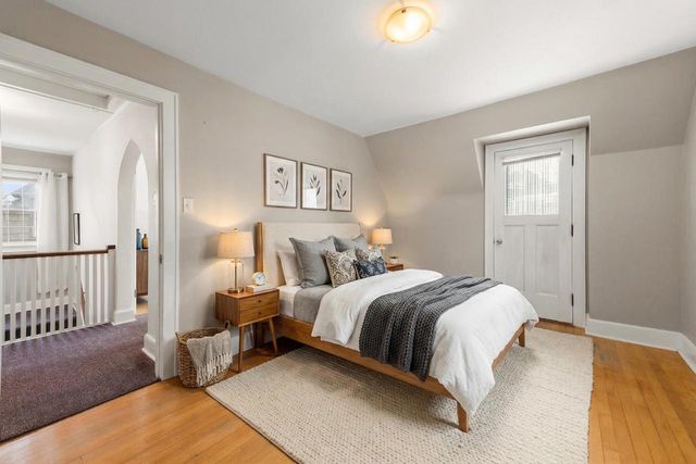 722 E Carlisle AVENUE, Whitefish Bay, WI 53217