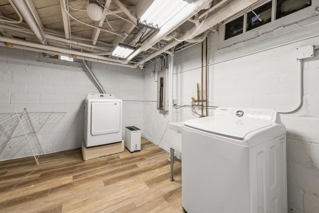 722 E Carlisle AVENUE, Whitefish Bay, WI 53217