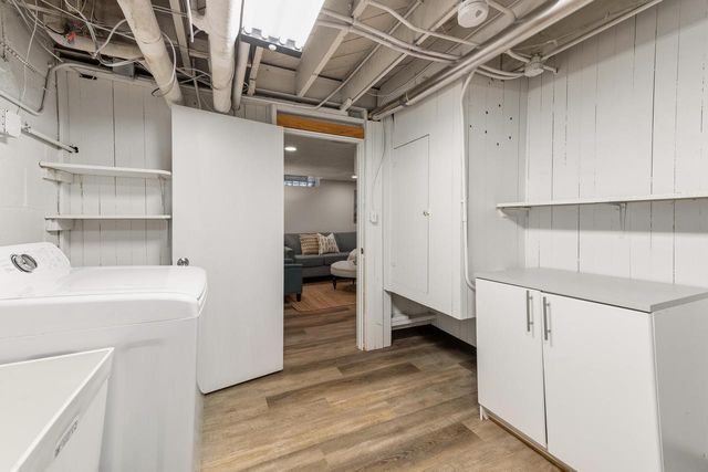 722 E Carlisle AVENUE, Whitefish Bay, WI 53217