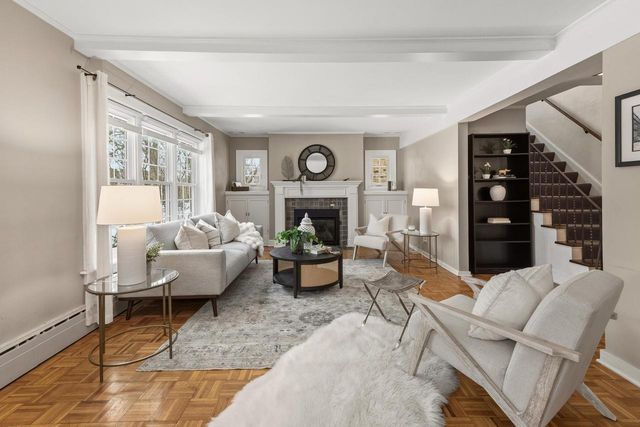 722 E Carlisle AVENUE, Whitefish Bay, WI 53217