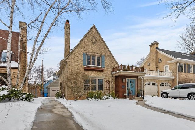 722 E Carlisle AVENUE, Whitefish Bay, WI 53217