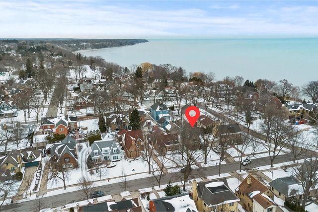 722 E Carlisle AVENUE, Whitefish Bay, WI 53217
