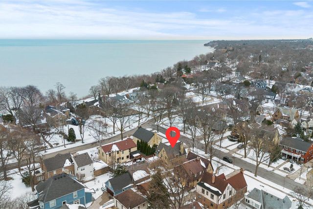 722 E Carlisle AVENUE, Whitefish Bay, WI 53217