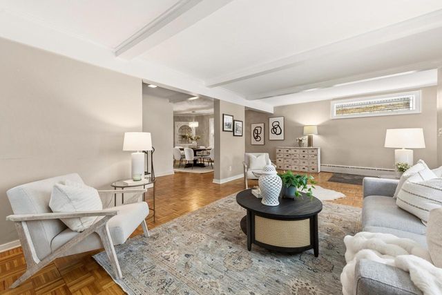 722 E Carlisle AVENUE, Whitefish Bay, WI 53217