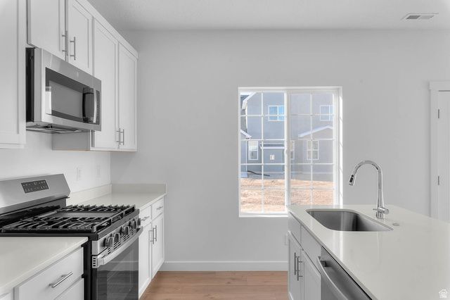 997 N AMBERLY DR, North Salt Lake, UT 84054