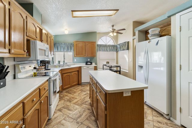 3700 S TOMAHAWK Road 23, Apache Junction, AZ 85119