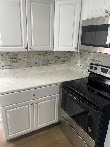 735 18TH STREET S, St Petersburg, FL 33712