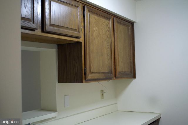 422 E RAVENS CREST DR, Plainsboro, NJ 08536