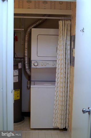 422 E RAVENS CREST DR, Plainsboro, NJ 08536