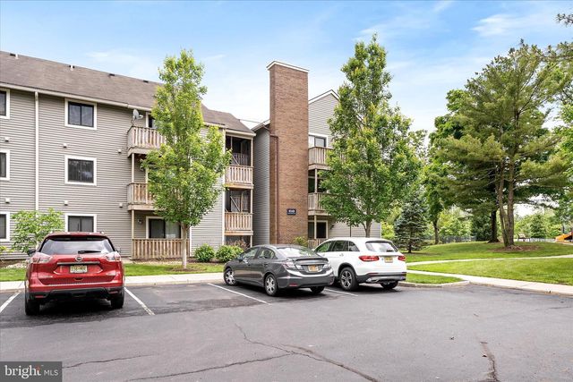 422 E RAVENS CREST DR, Plainsboro, NJ 08536