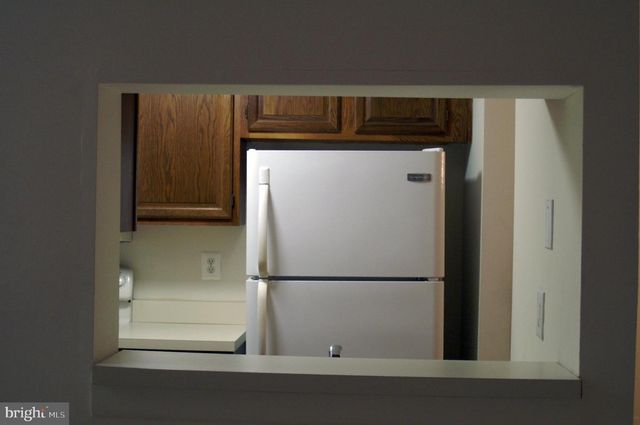 422 E RAVENS CREST DR, Plainsboro, NJ 08536