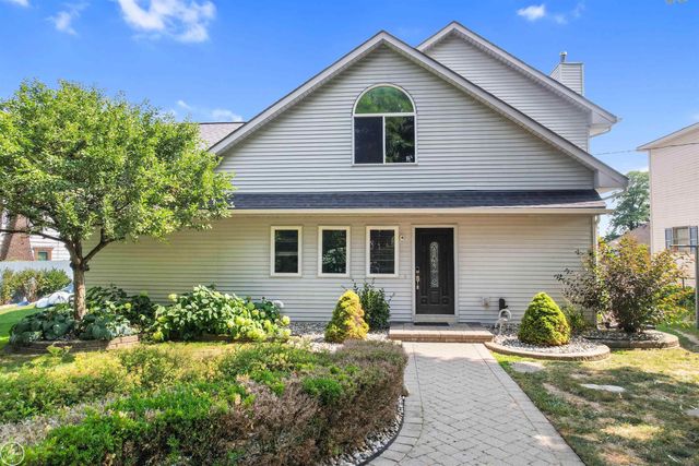 695 King Circle, Orion Twp, MI 48362