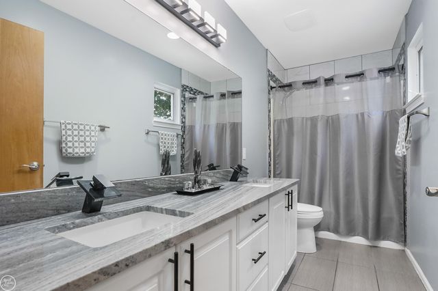 695 King Circle, Orion Twp, MI 48362