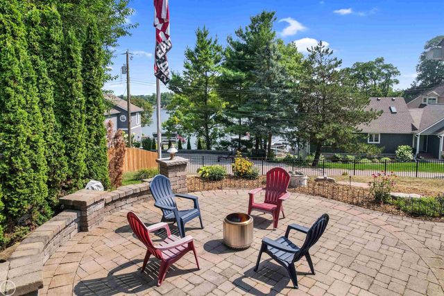 695 King Circle, Orion Twp, MI 48362