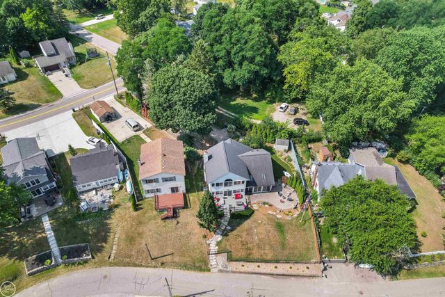 695 King Circle, Orion Twp, MI 48362