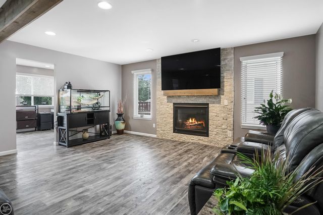 695 King Circle, Orion Twp, MI 48362