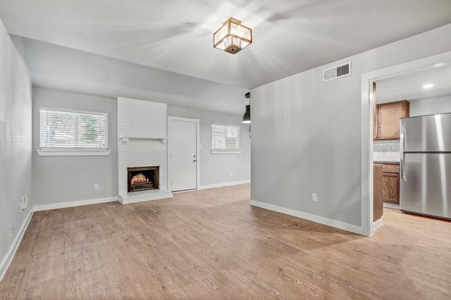 2414 Burleson CT, Austin, TX 78741